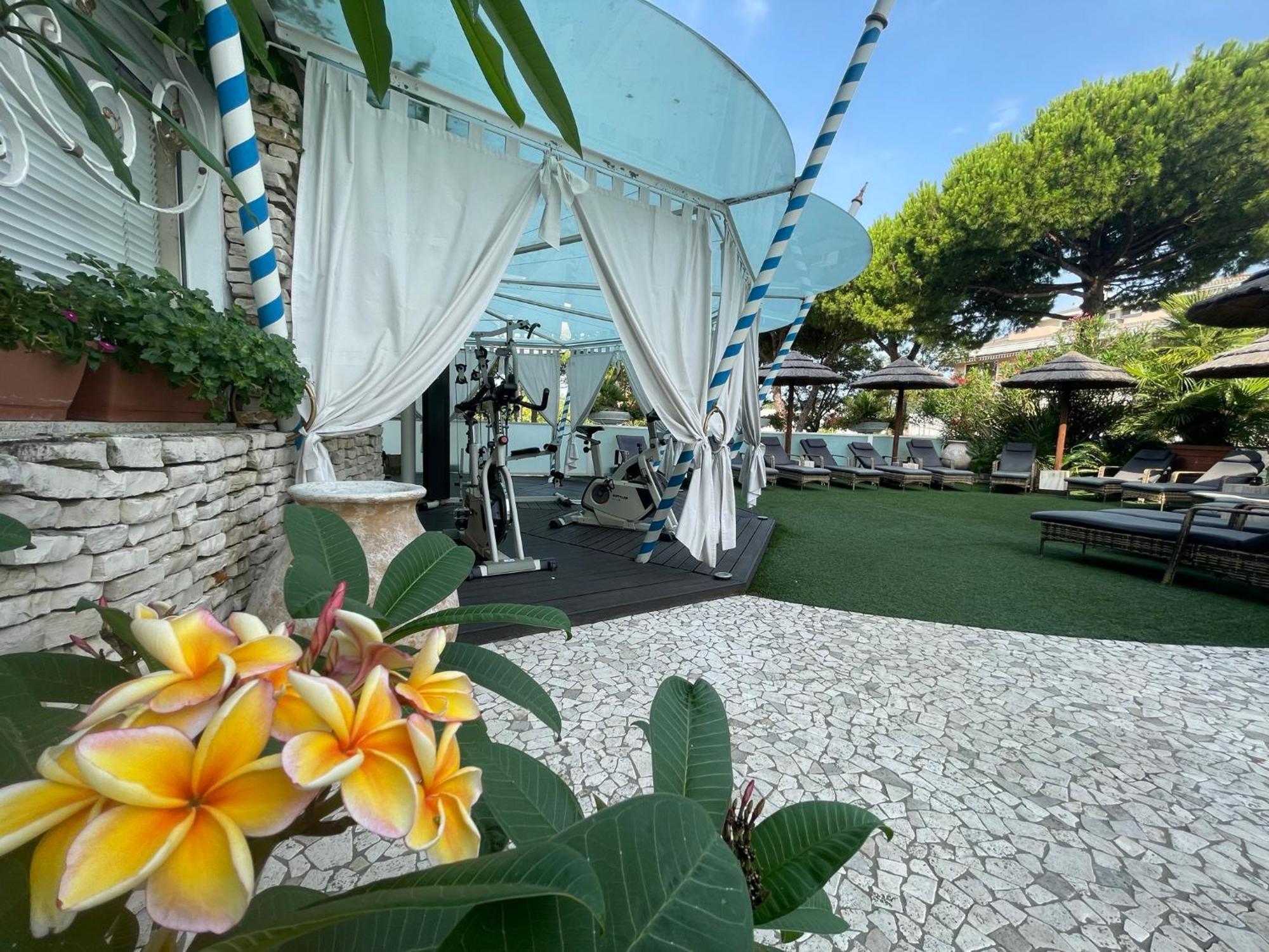 Milton Boutique Hotel - Adults Only Lido di Jesolo Exteriör bild